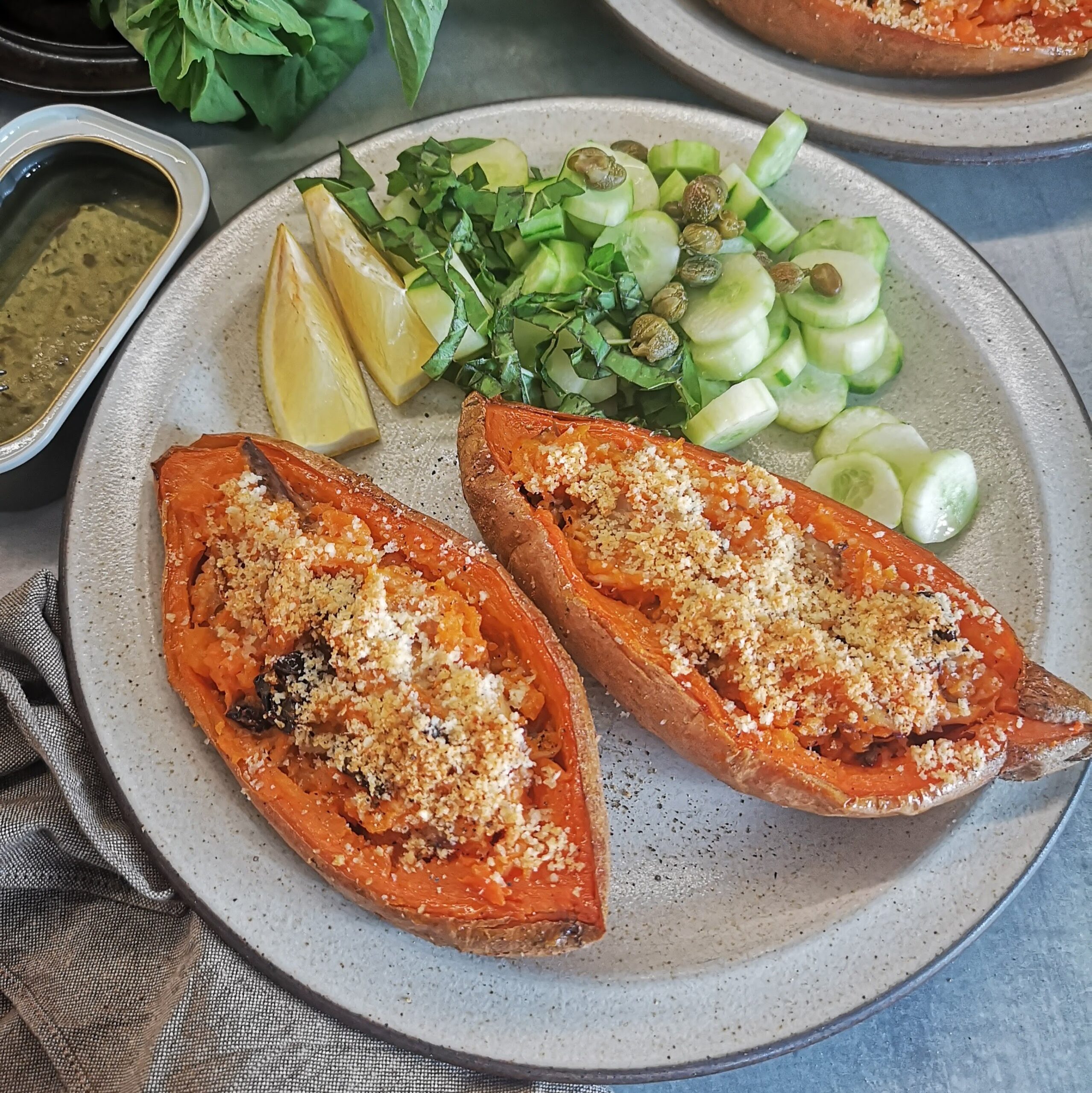 Рецепти със сладки картофи пълнени с консервирана скумрия